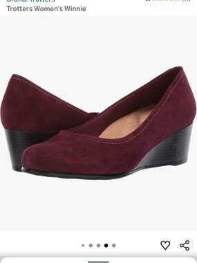 Trotters Women's Winnie Wedge in Wine Suede